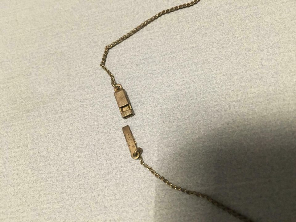 Modeschmuck alte Kette mit Anhänger metallisch silberfarben in Wohlsborn