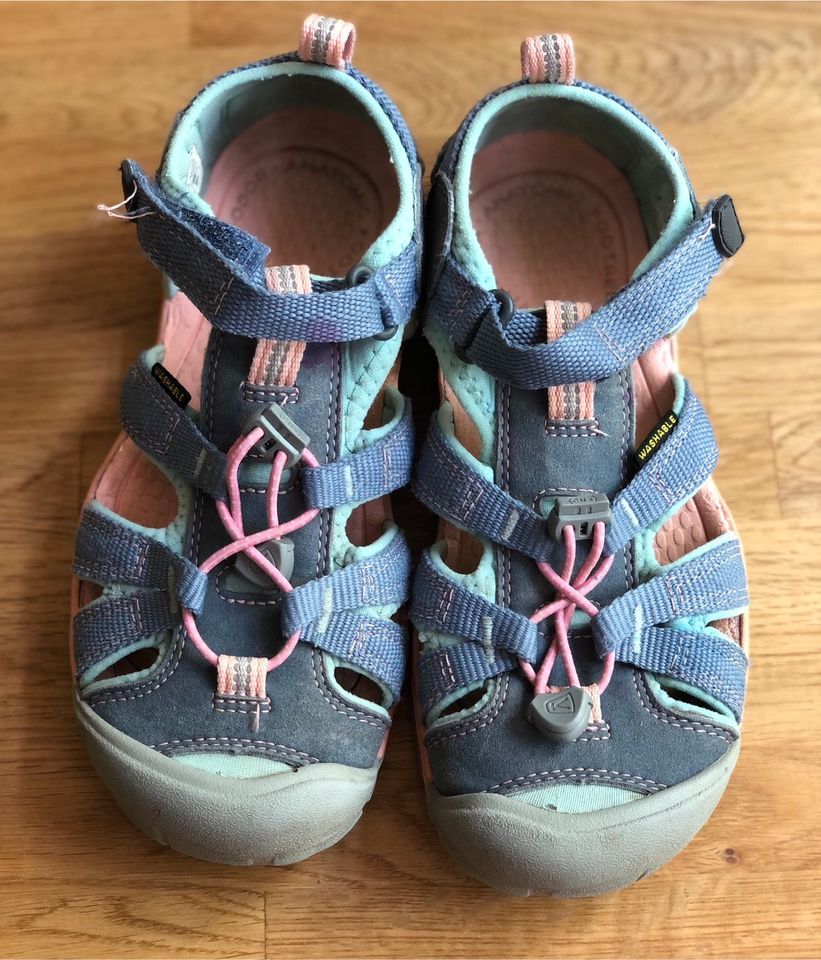 Keen Sandalen Größe 35 in Wiesbaden