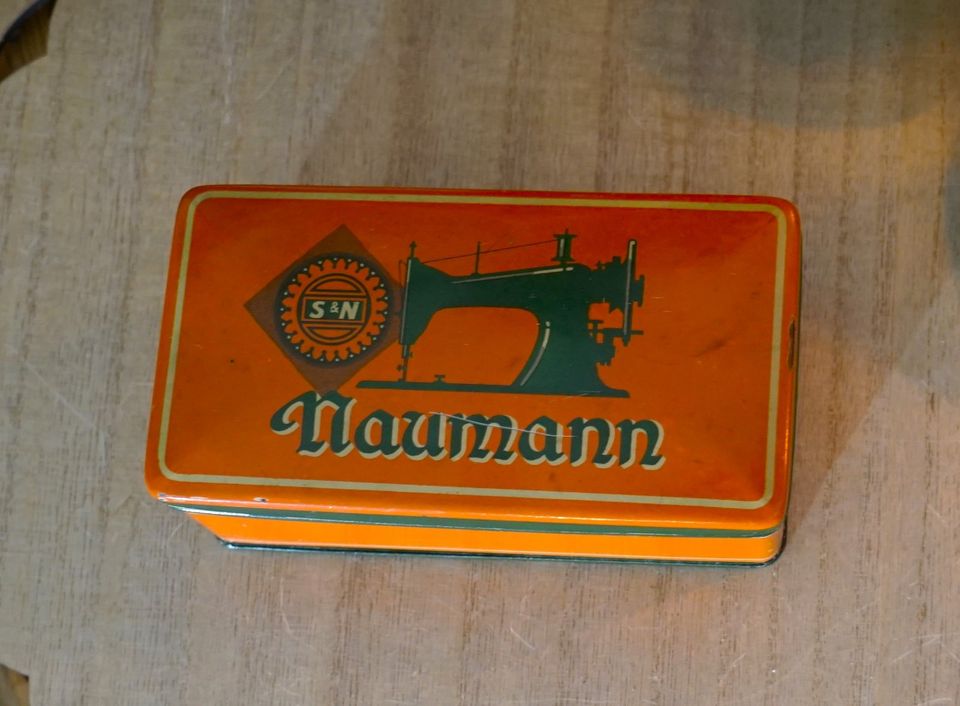 Blechdose Nähmaschine Naumann in Atzelgift