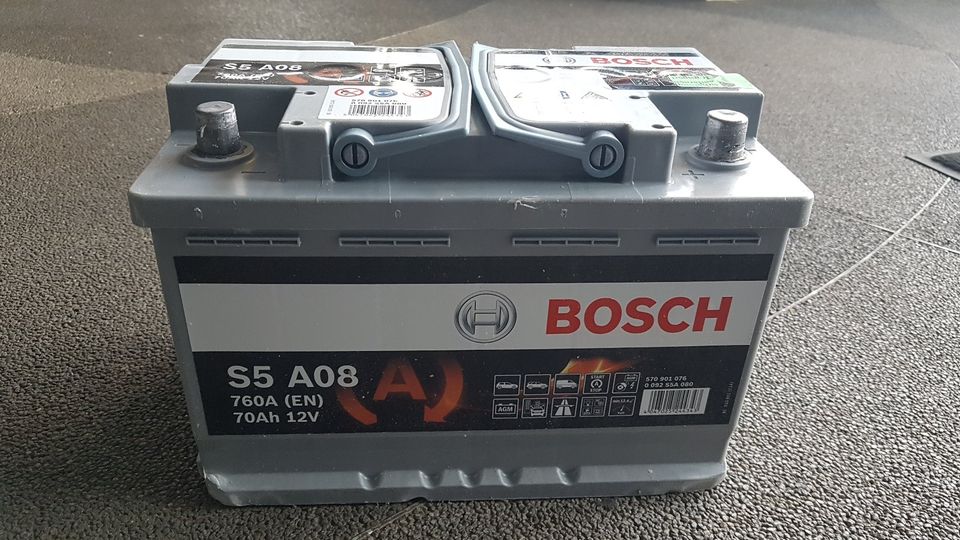 Bosch S5 A08 AGM-Autobatterie 70Ah
