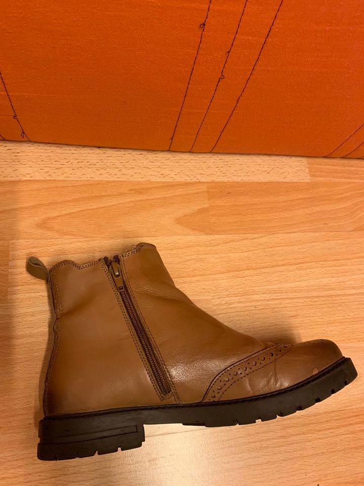 Budapester Chelsea Boots Halb Stiefel Gr.38 von Walkx in Bad Segeberg