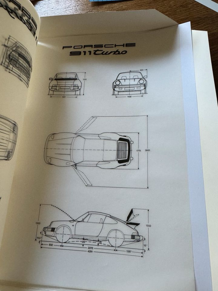 Porsche Architekten Info Mappe „Garagen nach Mass“ in Bremen