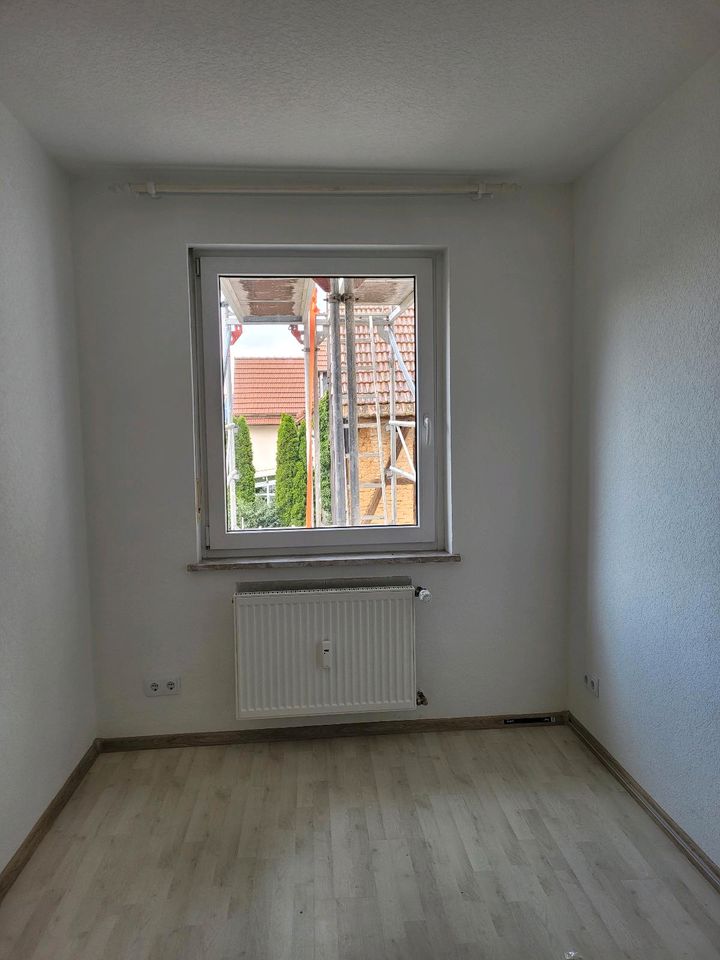 Frisch renovierte 4 Zimmer EG Wohnung in Roßbach-Hünfeld in Hünfeld