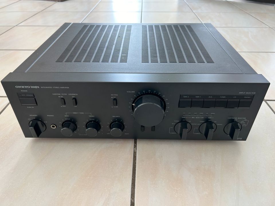 Onkyo Verstärker Stereo Amplifier A-8270 in Dipperz