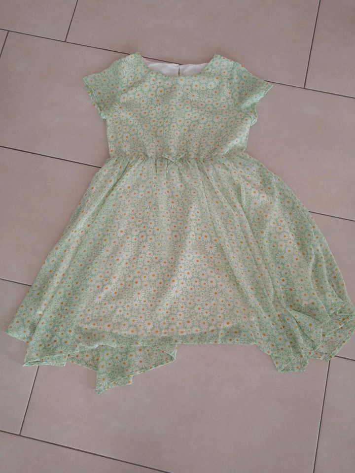 H&M festliches Kleid mit Bolero Gr. 128 in Wiesbaden