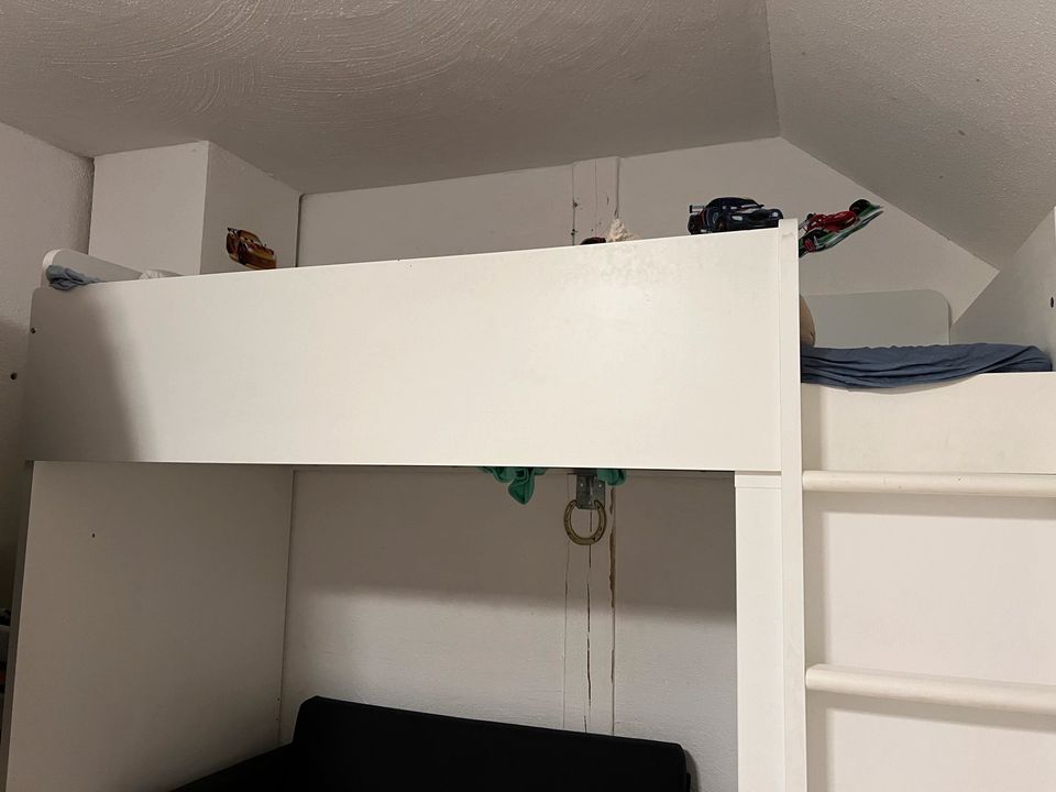 Ikea Hochbett mit Kleiderschrank in Wickede (Ruhr)