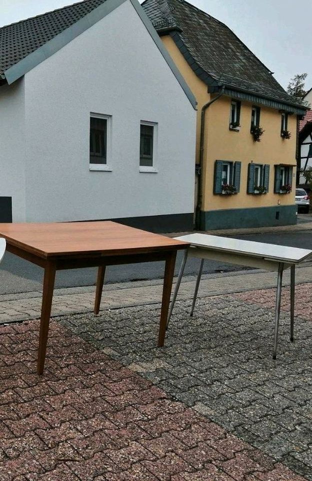 Vintage 60er 70er Küchentisch Eßtisch Tisch in Taunusstein