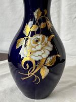 Vintage Rarität aus der DDR handbemalt Vase blau mit Goldrelief Hessen - Eschborn Vorschau