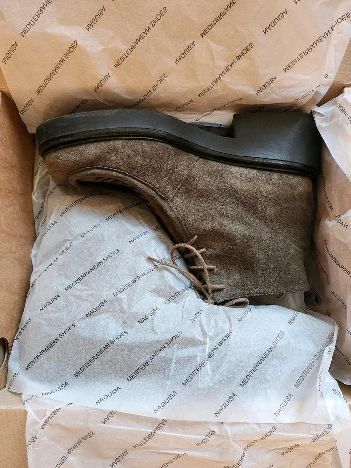 Naguisa Araura Boots Wildleder Schnürschuhe Square Toe Grün in Hamburg