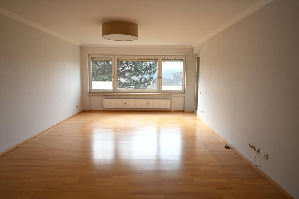 von Privat: Maisonette-Wohnung 5 Zimmer mit Balkon/Terrasse in Friedrichsdorf