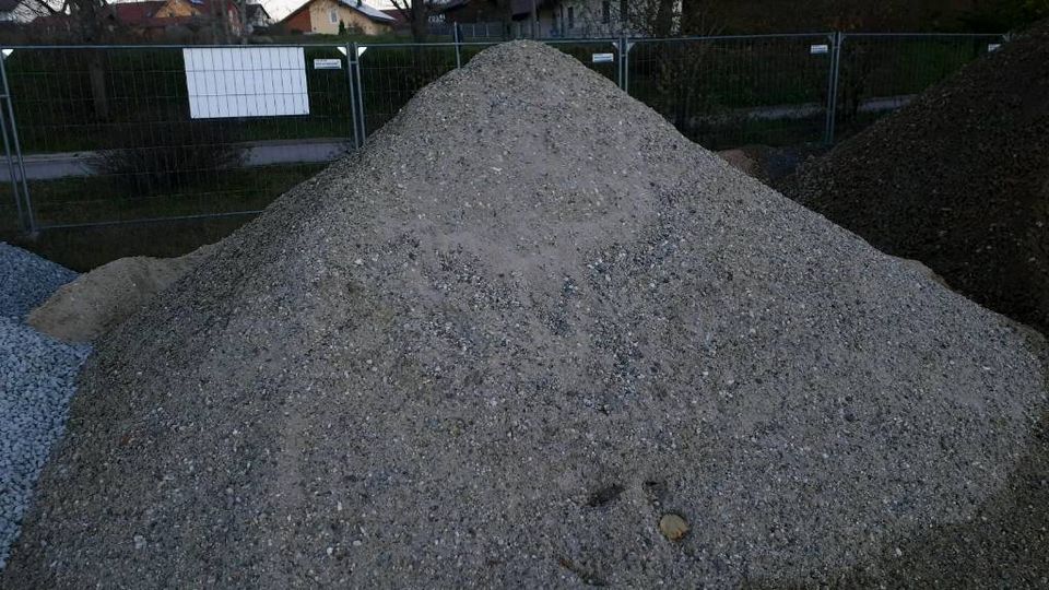 Schuttgüter/Frostschutz/Sand/Splitt/Gabionen Schroppen in Falkenstein