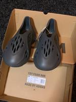 Yeezy Foam Runner Carbon US10 Friedrichshain-Kreuzberg - Friedrichshain Vorschau