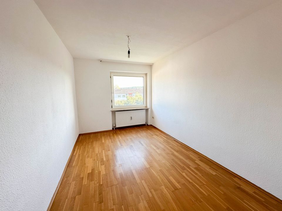 Preisanpassung! Helle 4-Zimmer-Eigentumswohnung mit Balkon und TG-Stellplatz! in Coburg