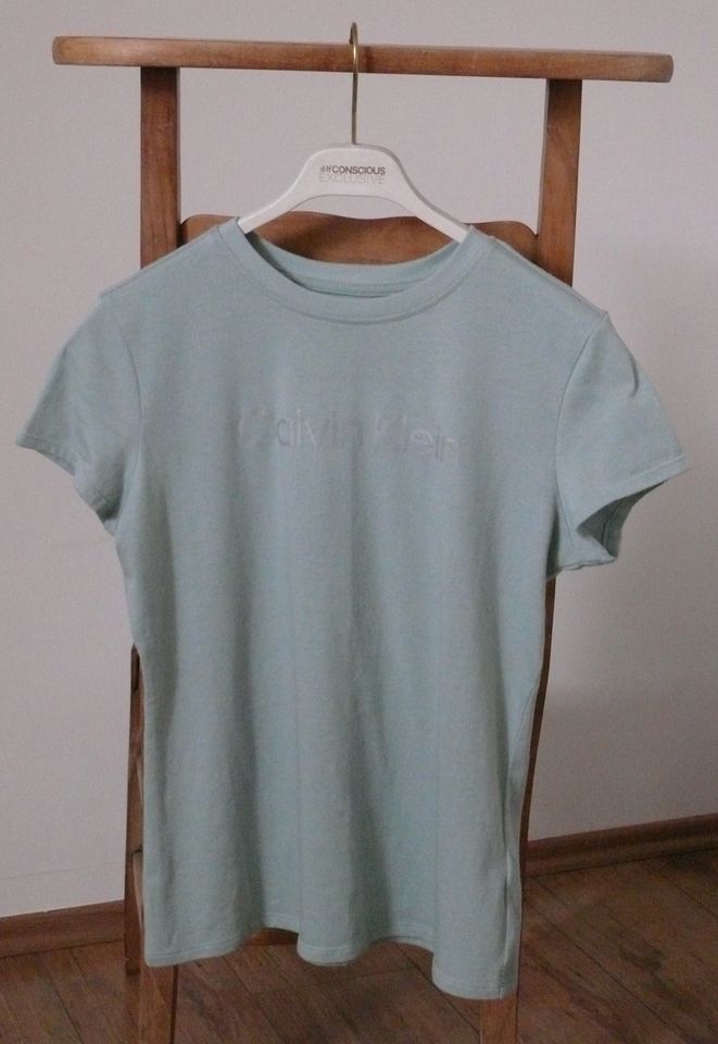 Calvin Klein T-Shirt Top meergrün jade jadeite XS neuwertig in Potsdam