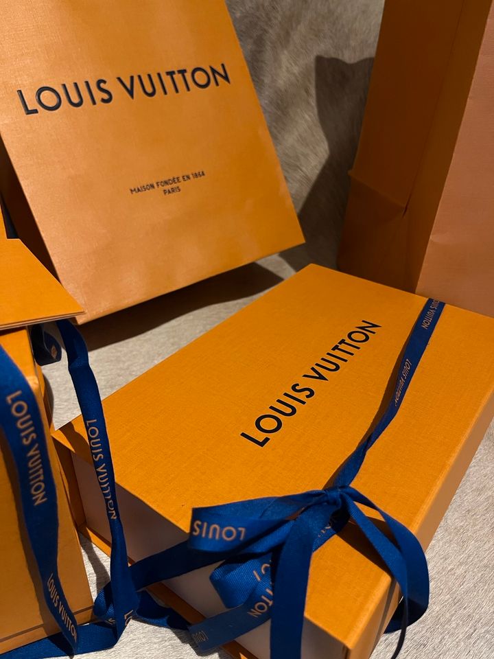 Louis Vuitton Kasten original Paket in Berlin