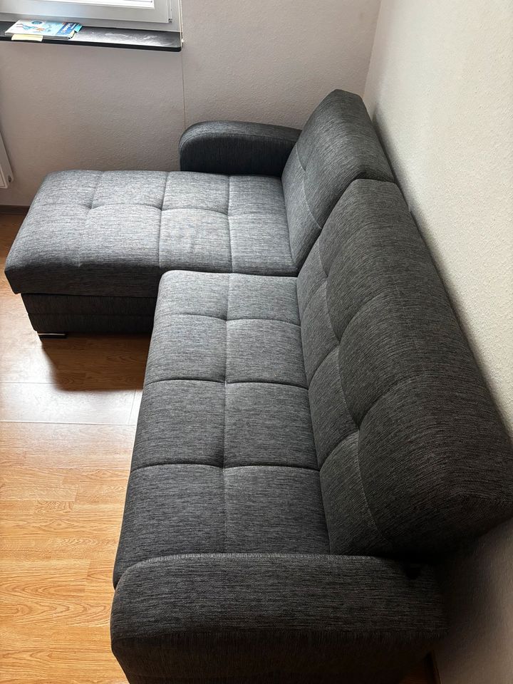 Couch/ Schlafsofa zu verkaufen in Marburg