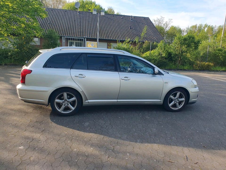 Toyota Avensis in Bergkamen