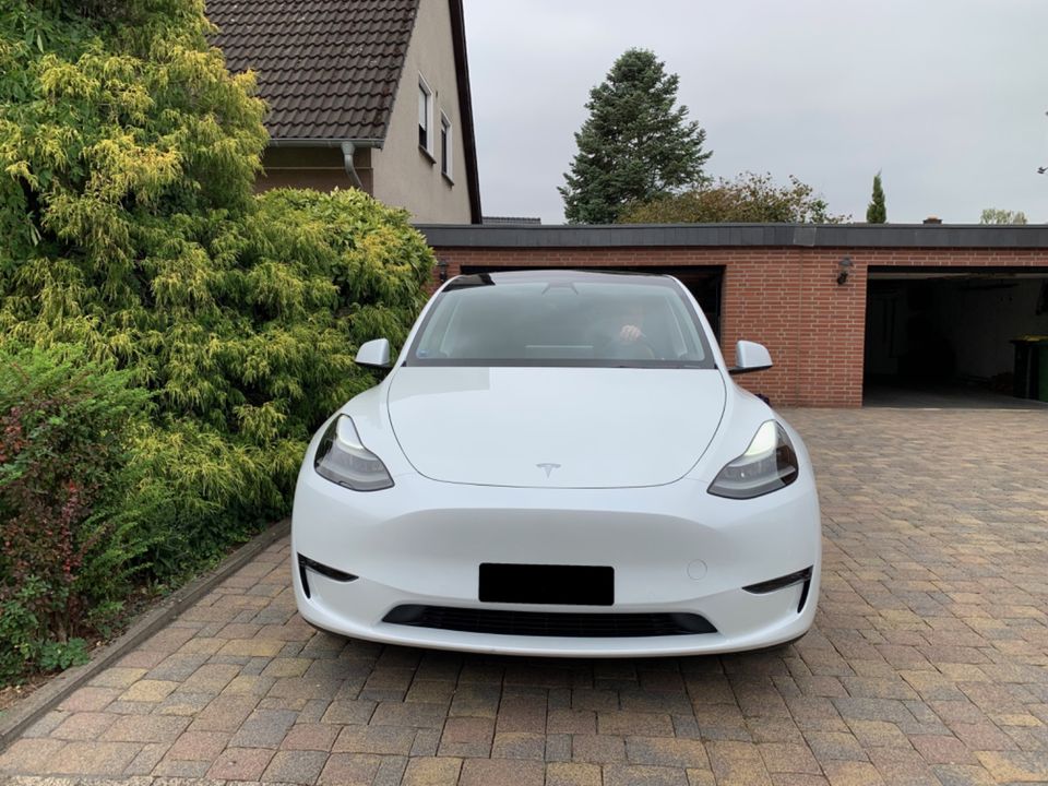 TESLA Model Y Performance USS, Keramikversiegelung in Bornheim