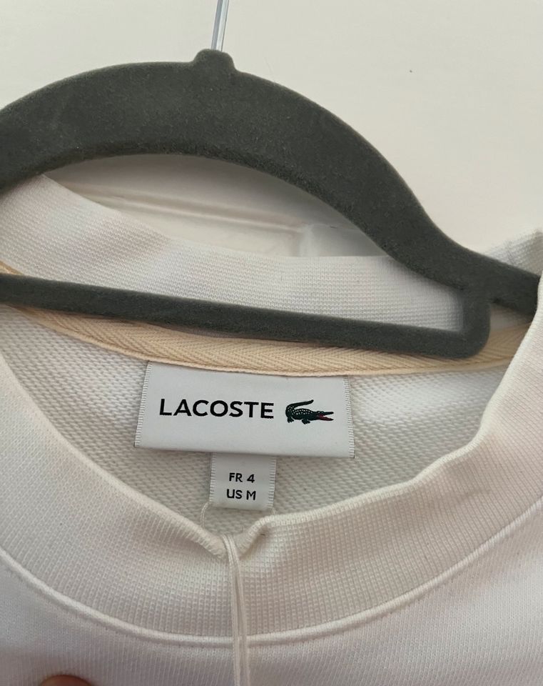 Weißer LaCoste Kapuzenpullover in Berlin