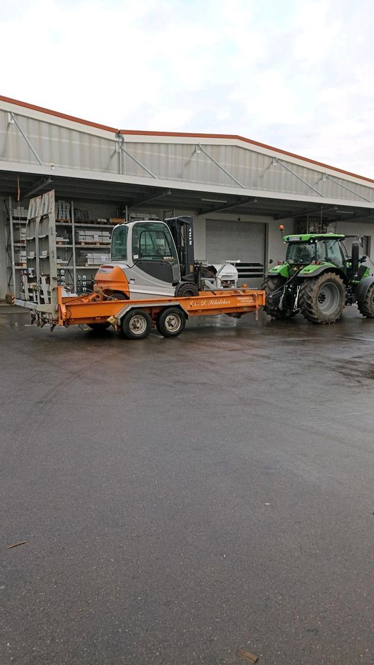 Transport Transportarbeiten Schlepper Tieflader Kipper in Markdorf