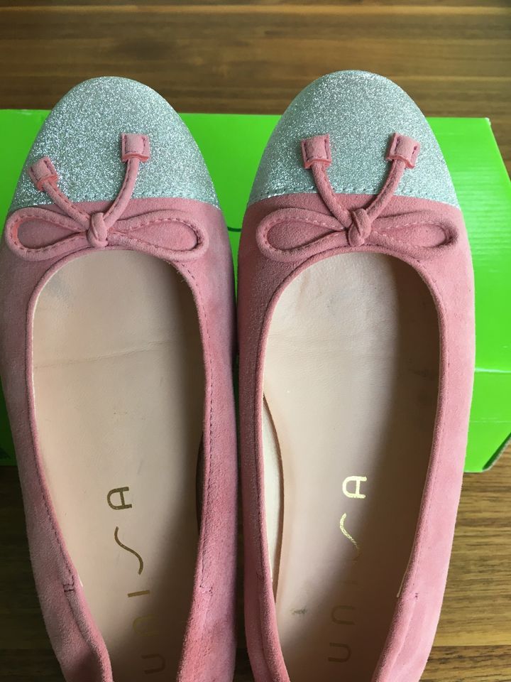 Unisa Ballerinas, Leder, Gr. 37 in Stuttgart