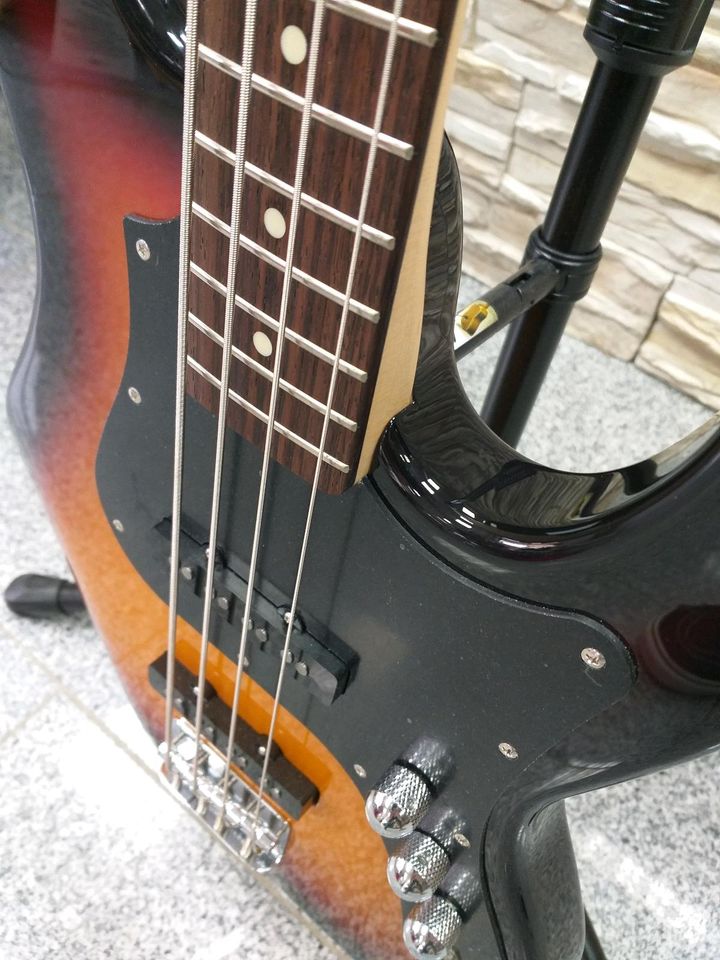 FGN Boundary Mighty Jazz Bass 3-Tone Sunburst NEU! in Aachen