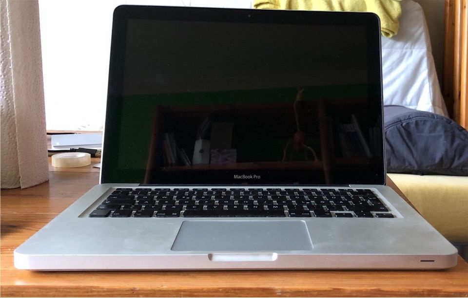 Apple MacBook Pro 15“ Tastatur Netzteil VGA Adapter in Falkenhagen (Mark)