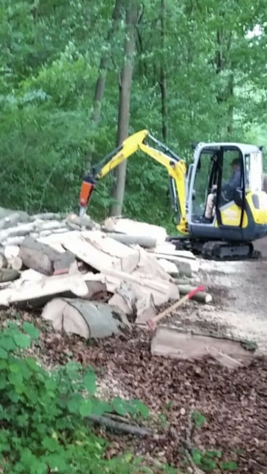 Erdbohrer/ Kegelspalter für Minibagger in Northeim