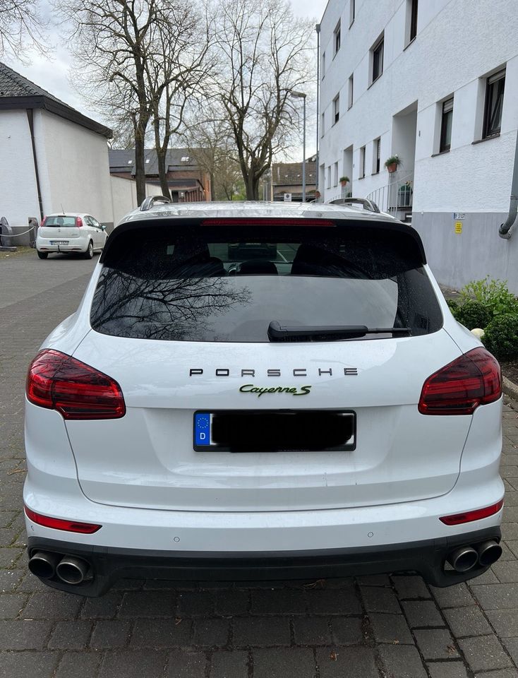 Porsche Cayenne S Platinum Edition E- Hybrid 2017 Garantie* in Köln