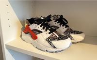 Nike Huarache Run Se Rostock - Gross Klein Vorschau