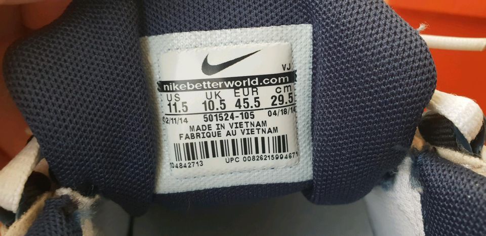 Nike Air Shox NZ 45.5 Weiß/Navy R4 Tn Plus Jordan in Berlin