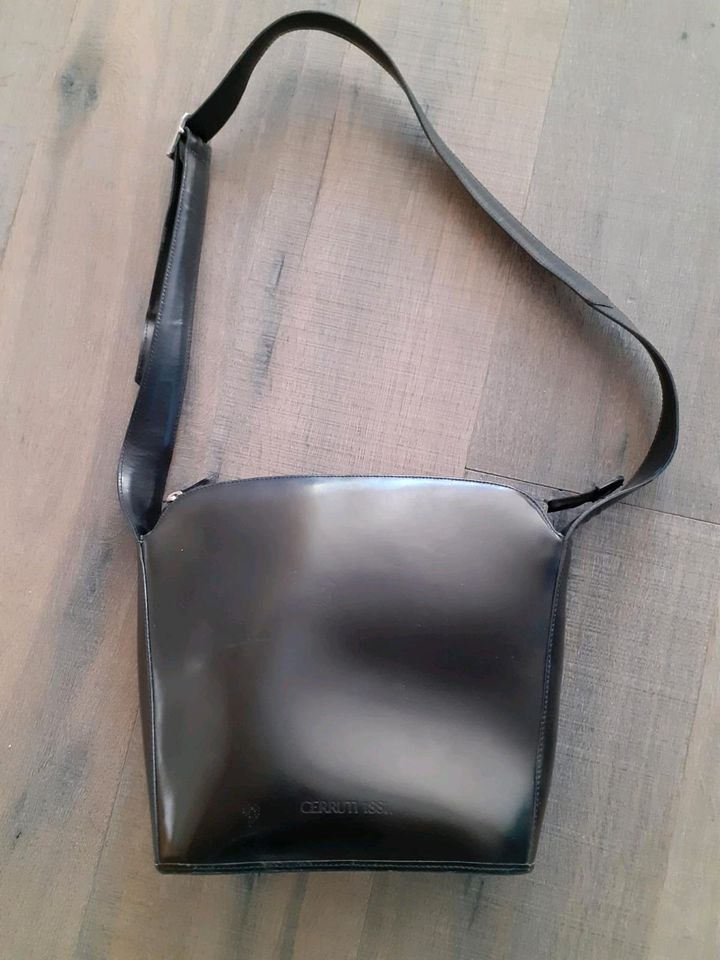 Handtasche Cerrutti 1881, schwarz matt, wie neu in Horb am Neckar