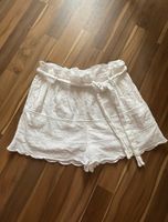 Sommerliche Shorts mit Lochstickerei ZARA Hessen - Nidderau Vorschau