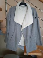 Plüschige Jacke Weste aus Sweatshirt Stoff und Teddy Plüsch grau Bayern - Vaterstetten Vorschau