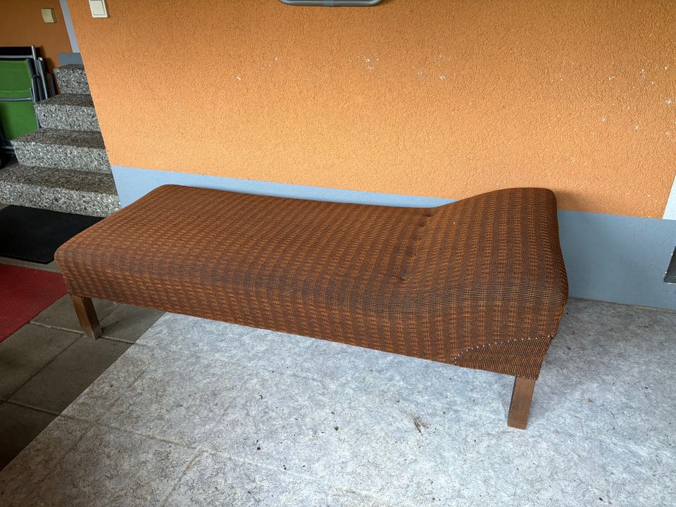 Altes Sofa / Chaiselonge zu verschenken in Weißdorf