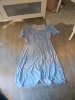 Blaues kleid mit weißen Muster Leipzig - Neustadt-Neuschönefeld Vorschau