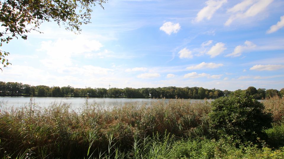 Charmantes Wochenendhaus mit Wintergarten und Carport in idyllischer Lage in Westerstede-Karlshof in Westerstede