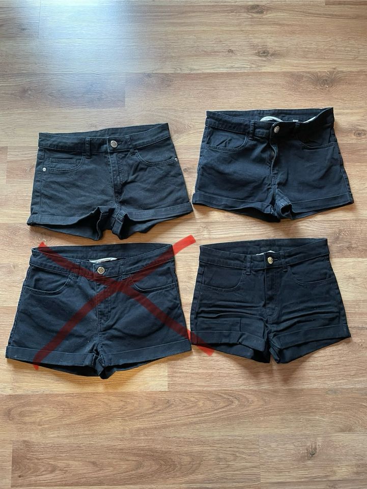 Short Gr 146 von H&M, je 2€ in Bielefeld