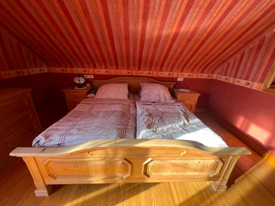 Sehr schönes Schlafzimmer in Massivholz zu verkaufen in Kleinblittersdorf