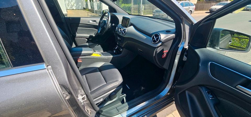 Mercedes-Benz B 200 Blue Efficiency Sport in Celle