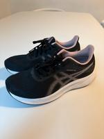Asics Sportschuhe Gr. 39 München - Bogenhausen Vorschau