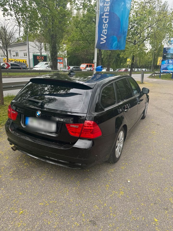 BMW E91 318i in München