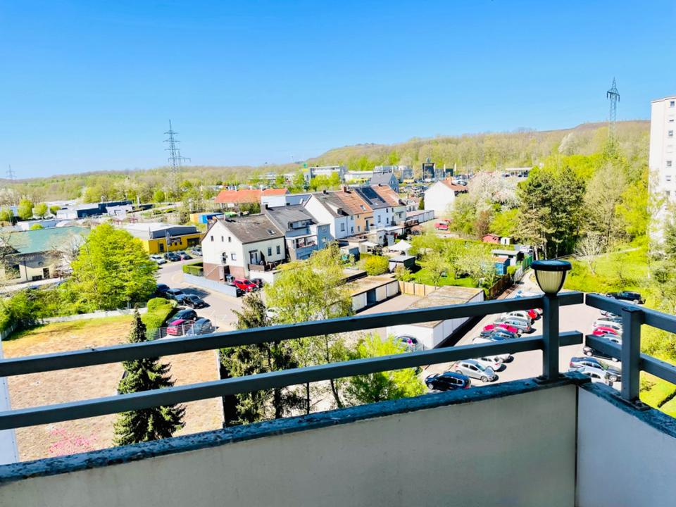 Von Privat - Helle 2 ZKB Wohnung Saarbrücken-Dudweiler, SW Balkon in Saarbrücken