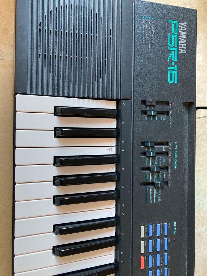 Yamaha Portatone PSR 16 Keyboard 80er Jahre in Wendelstein