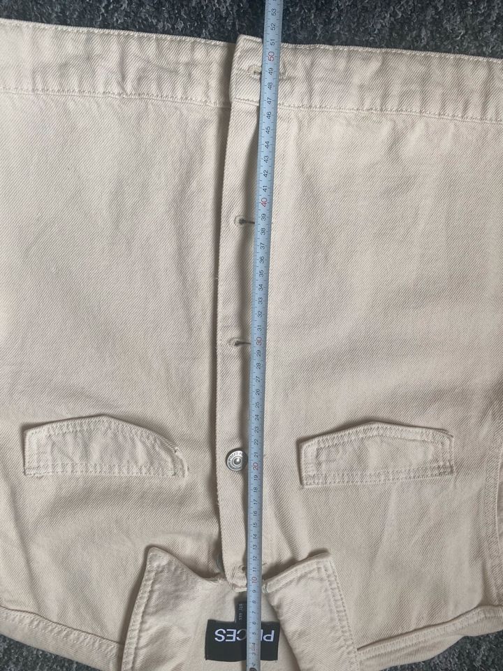 Jeansjacke kurz Boxy Denim Pieces 40/42 Creme weiß in Köln