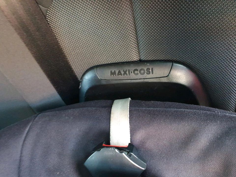 Maxi Cosi 2way Pearl inkl. Isofix Way Fix Station in Kamenz