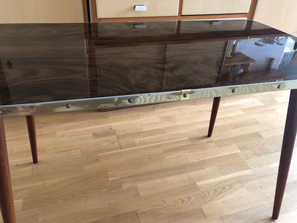 Tisch Mid Century Couchtisch Glasplatte Messing Coffeetable DDR in Leipzig