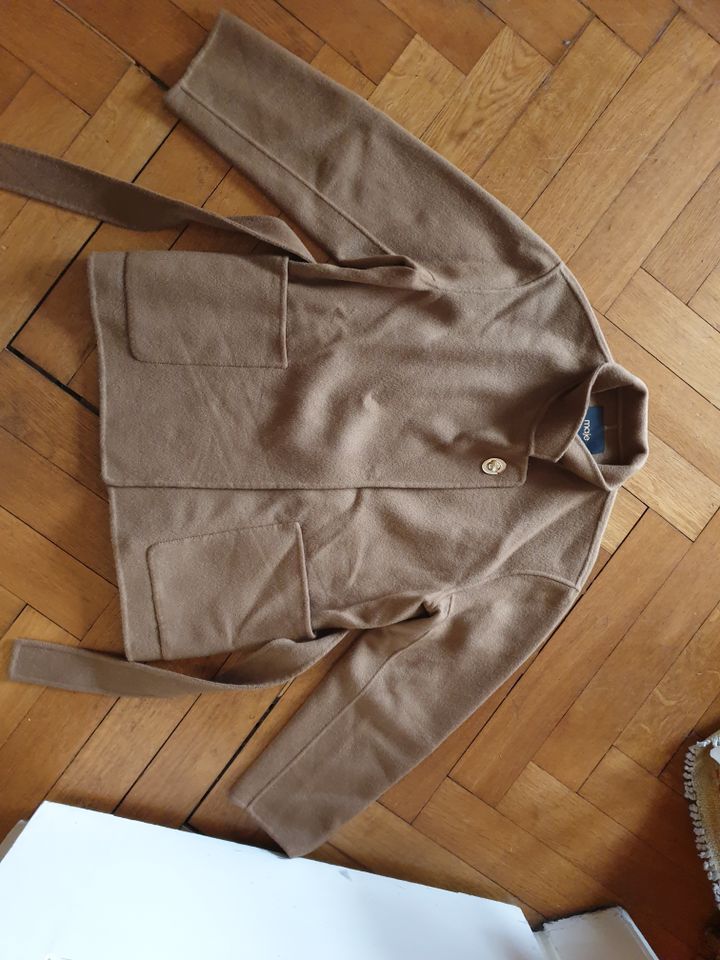 Wunderschöne Jacke mit Gürtel von Maje in Größe 38 in Bremen