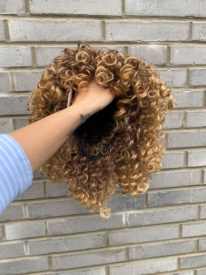 Afro Hochwertige Perücke Lange Haare Kunsthaar Cosplay Wig Dunkel in Essen