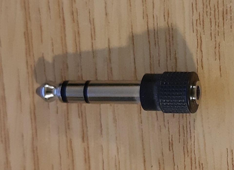 Audio-Adapter 3,5-mm-Klinken-Buchse auf 6,3-mm-Klinken-Stecker in Tangstedt